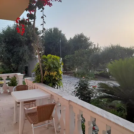 Angelos Apartment's דירה