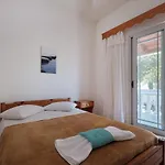 Angelos Aparts أريلاز