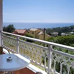 Angelos Aparts * Arillas (Corfu)