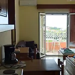 Angelos Aparts شقة *